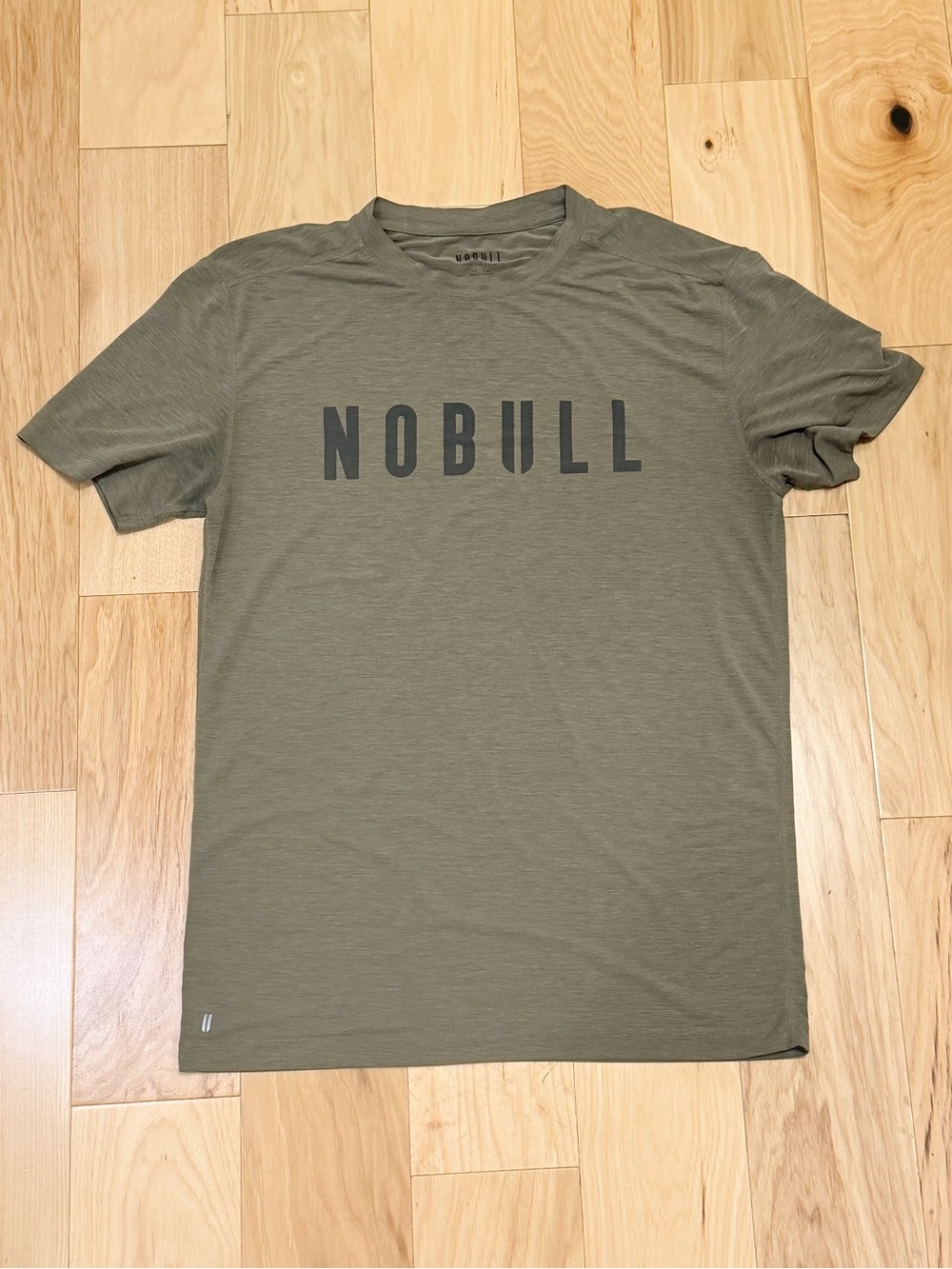 LIKE NEW NOBULL Men’s Ultrasoft Workout Tee Shirt